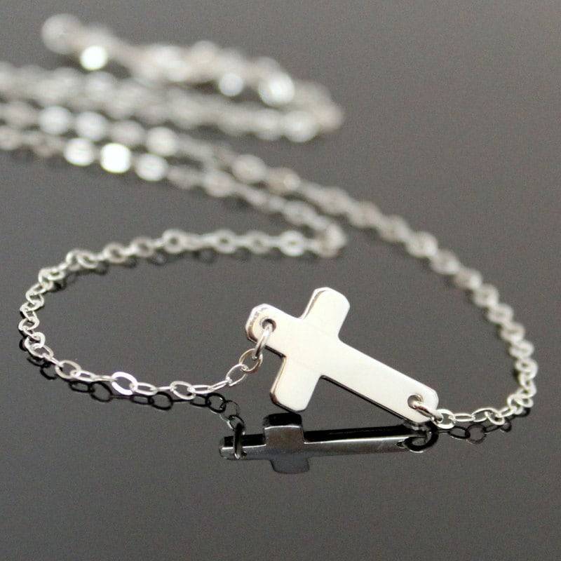 Sideways Kreuz Halskette, Sterling Silber Anhänger Sideways Kreuz Halskette, Sterling Silber Anhänger von NeliaKJewels