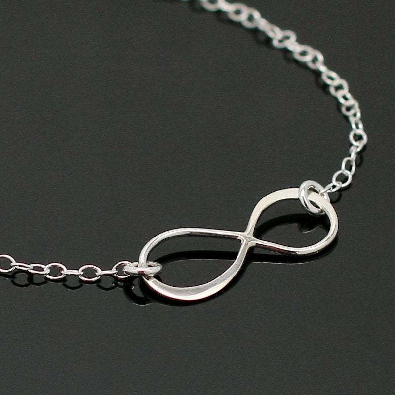 Silber Infinity Halskette, Infinity Brautjungfern Liebe Celebrity Halskette Silber Infinity Halskette, Infinity Brautjungfern Liebe Celebrity Halskette von NeliaKJewels