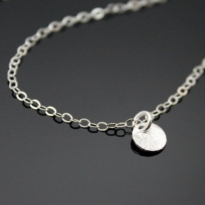 Winzige Circle Halskette - Sterlig Silber, Kleine Punkt Halskette, Silber Disc Zierliche Mond Tropfen Halskette Winzige Circle Halskette - Sterlig Silber, Kleine Punkt Halskette, Silber Disc Zierliche Mond Tropfen Halskette von NeliaKJewels