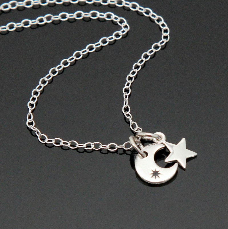 Winzige Halbmond Stern Halskette, Sterling Silber, Mond Und Halskette Winzige Halbmond Stern Halskette, Sterling Silber, Mond Und Halskette von NeliaKJewels