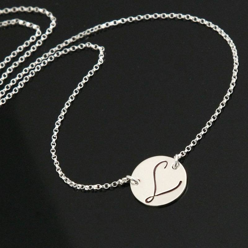 sterling Silber Initial Halskette, Personalisierte Erste Scheibe Große Monogramm Halskette sterling Silber Initial Halskette, Personalisierte Erste Scheibe Große Monogramm Halskette von NeliaKJewels