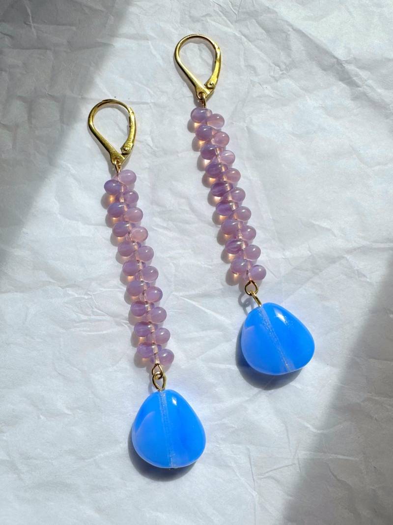 Glasperlen Tropfen Ohrringe Sterling Silber, Opal Blau & Rosa Juwelen Glasperlen Tropfen Ohrringe Sterling Silber, Opal Blau & Rosa Juwelen von NelidaJewels