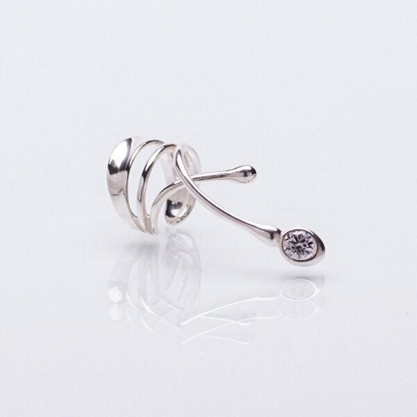 Nella & Sina Earcuff | JOJO mit Kristall | Ohrringe ohne Piercing Nella & Sina Earcuff | JOJO mit Kristall | Ohrringe ohne Piercing von Nella & Sina