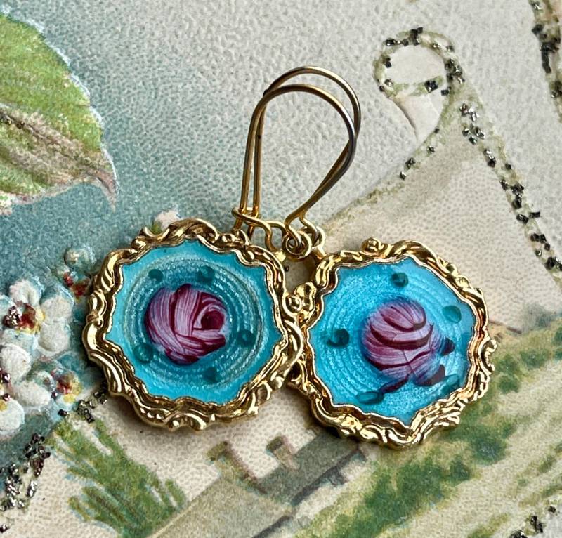 Sarah Coventry Ohrringe, Guilloche Emaille Rose Floral Gold Victorian Garden Tea Party Geburtstag Gartengeschenk von NellieGray