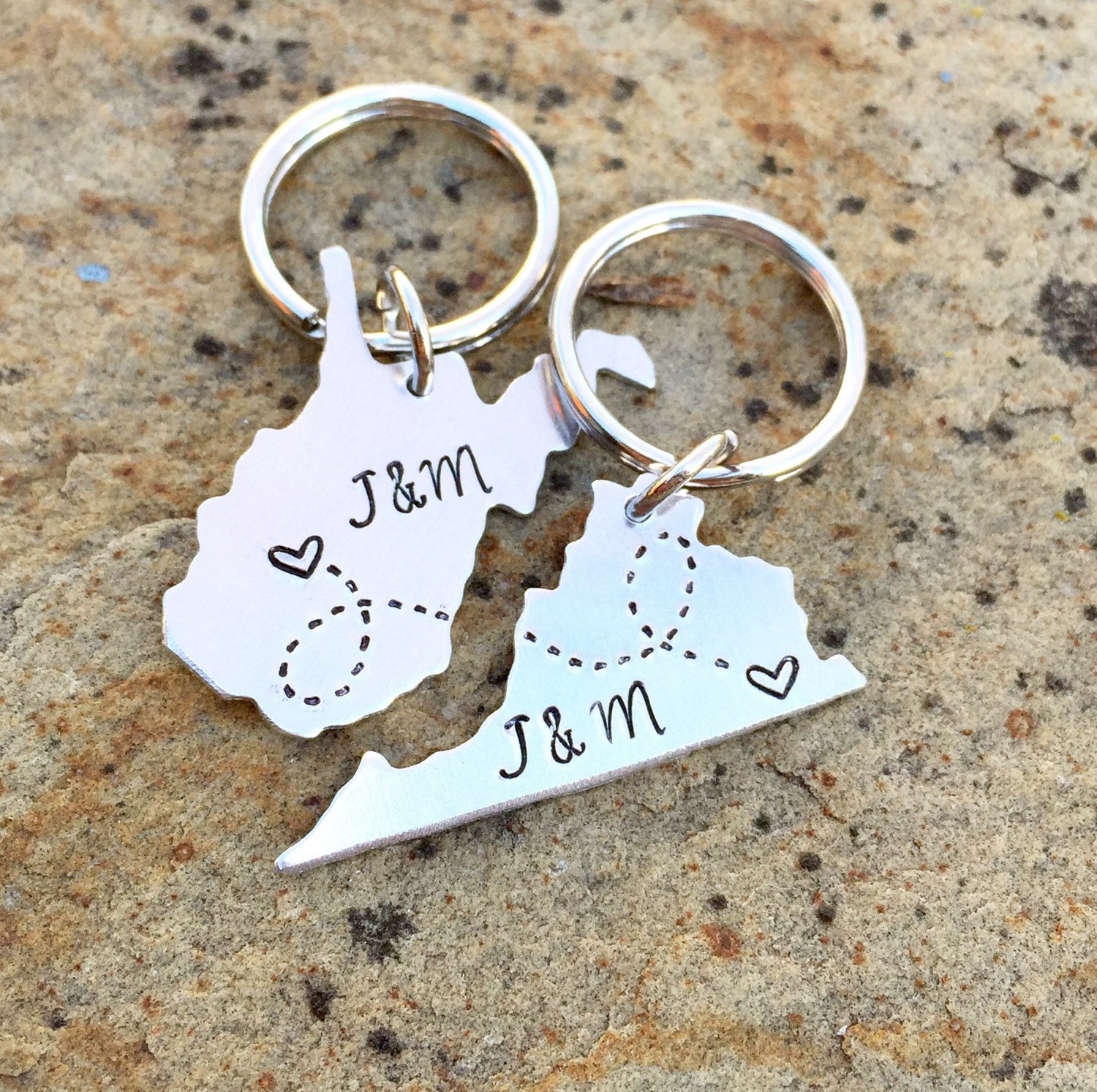 Fernbeziehung Zustand Schlüsselanhänger Custom, Wählen Sie Ihre Stadt, Zustand, Beste Freunde, Freundin, Freund, Bff Weggehen Geschenk Fernbeziehung Zustand Schlüsselanhänger Custom, Wählen Sie Ihre Stadt, Zustand, Beste Freunde, Freundin, Freund, Bff Weggehen Geschenk von Nelliebead