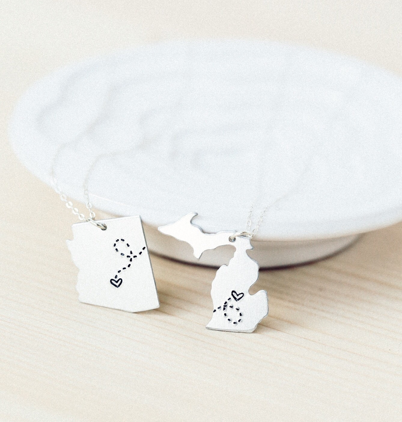 Lange Distanz Beziehung Halskette, Geschenk Für Paare, Weg Geschenk, Bff Zustand Halskette & Schlüsselanhänger Set Von Two Lange Distanz Beziehung Halskette, Geschenk Für Paare, Weg Geschenk, Bff Zustand Halskette & Schlüsselanhänger Set Von Two von Nelliebead