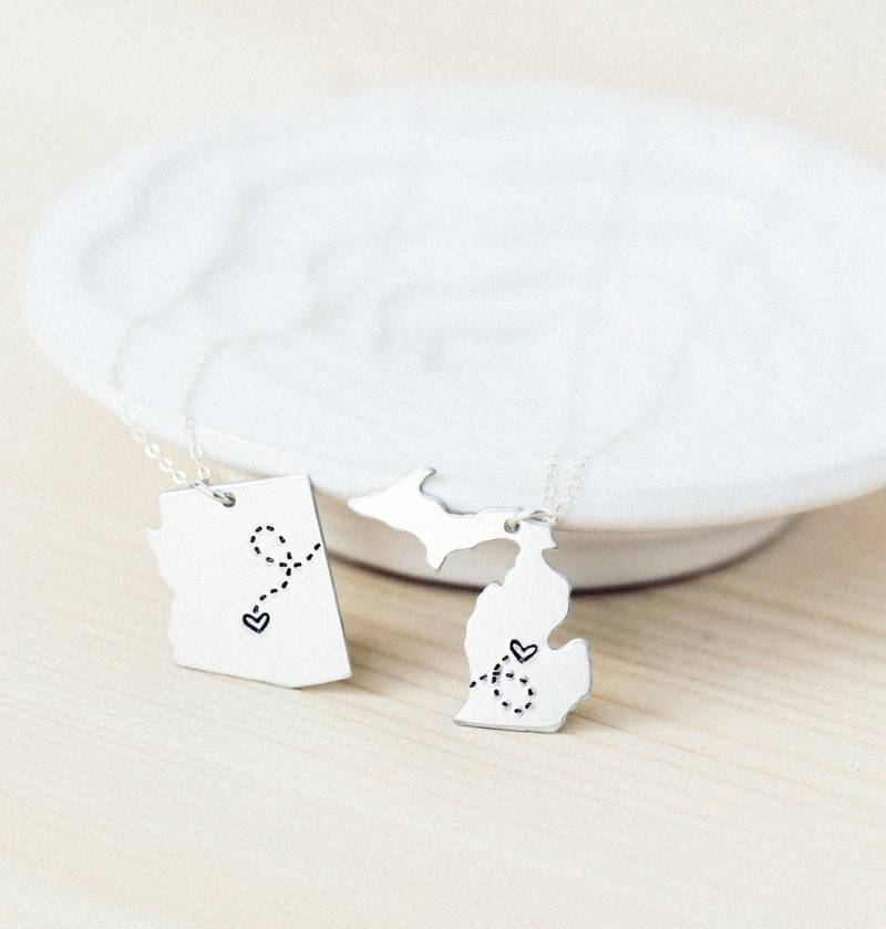 Lange Distanz Beziehung Halskette, Geschenk Für Paare, Weg Geschenk, Bff Zustand Halskette & Schlüsselanhänger Set Von Two von Nelliebead