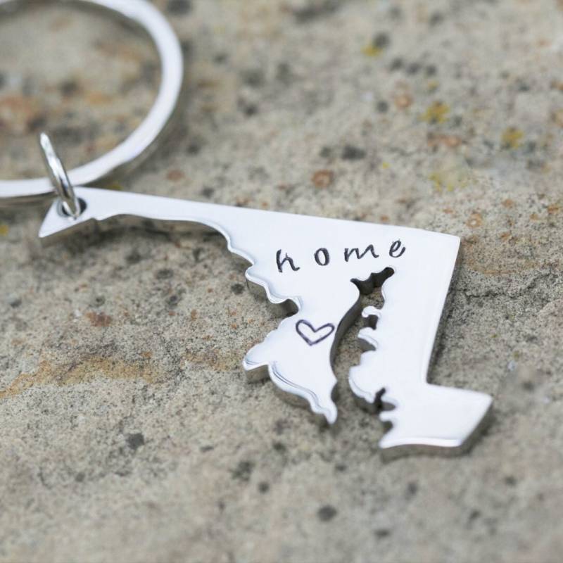 Personalisierte Heimatland Schlüsselanhänger Maryland Benutzerdefinierte Karte Geschenk Für Fern Beste Freundin Farwell Paare College Ihn Personalisierte Heimatland Schlüsselanhänger Maryland Benutzerdefinierte Karte Geschenk Für Fern Beste Freundin Farwell Paare College Ihn von Nelliebead