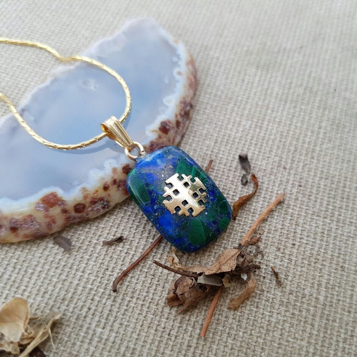 Lapis Lazuli - Eilat Stein Mit 9K Gold Jerusalem Kreuz, Lazulie Fünffaches Kreuz Aus Israel von NellyJewelryShop