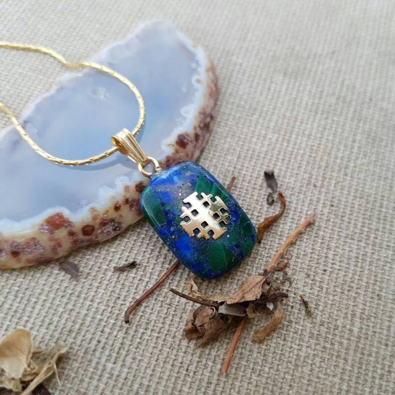 Lapis Lazuli - Eilat Stein Mit 9K Gold Jerusalem Kreuz, Lazulie Fünffaches Kreuz Aus Israel von NellyJewelryShop