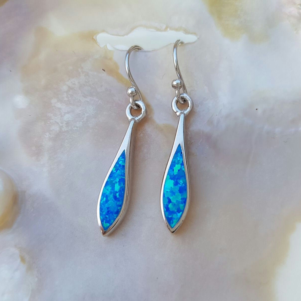 sterling Silber Ohrringe Opal, Blauer Edelstein von NellyJewelryShop