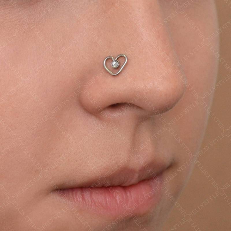 Chirurgenstahl Nasenstecker Mit Zirkonia Edelstein - Auch Als Tragusring Oder Helix Knorpelring Am Ohrläppchen Verwendbar von NellySteelPiercing