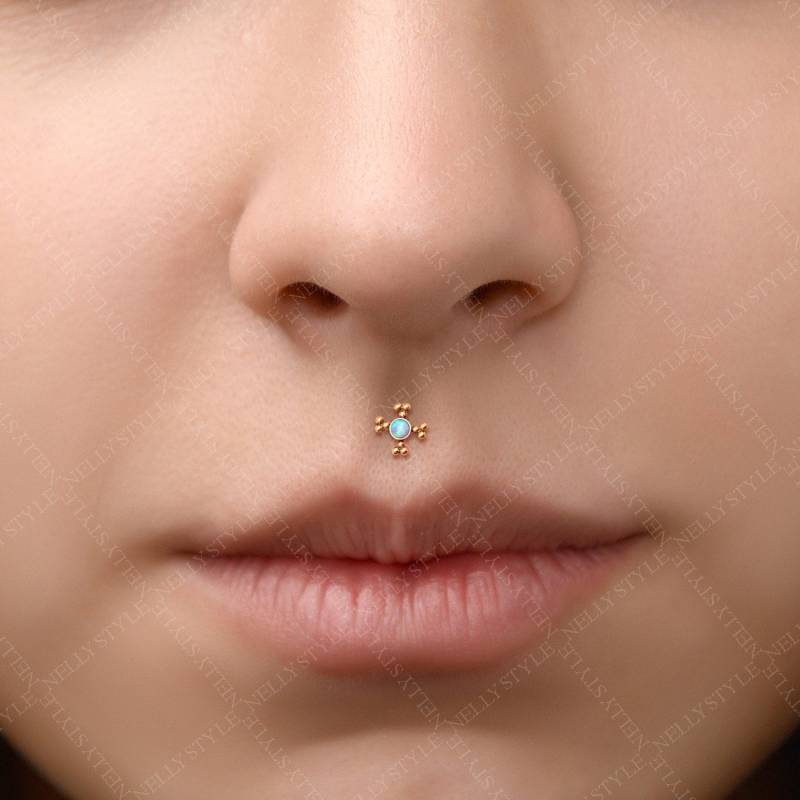 Chirurgenstahl Opal Labret Monroe Medusa Piercing Mit Innengewinde von NellySteelPiercing