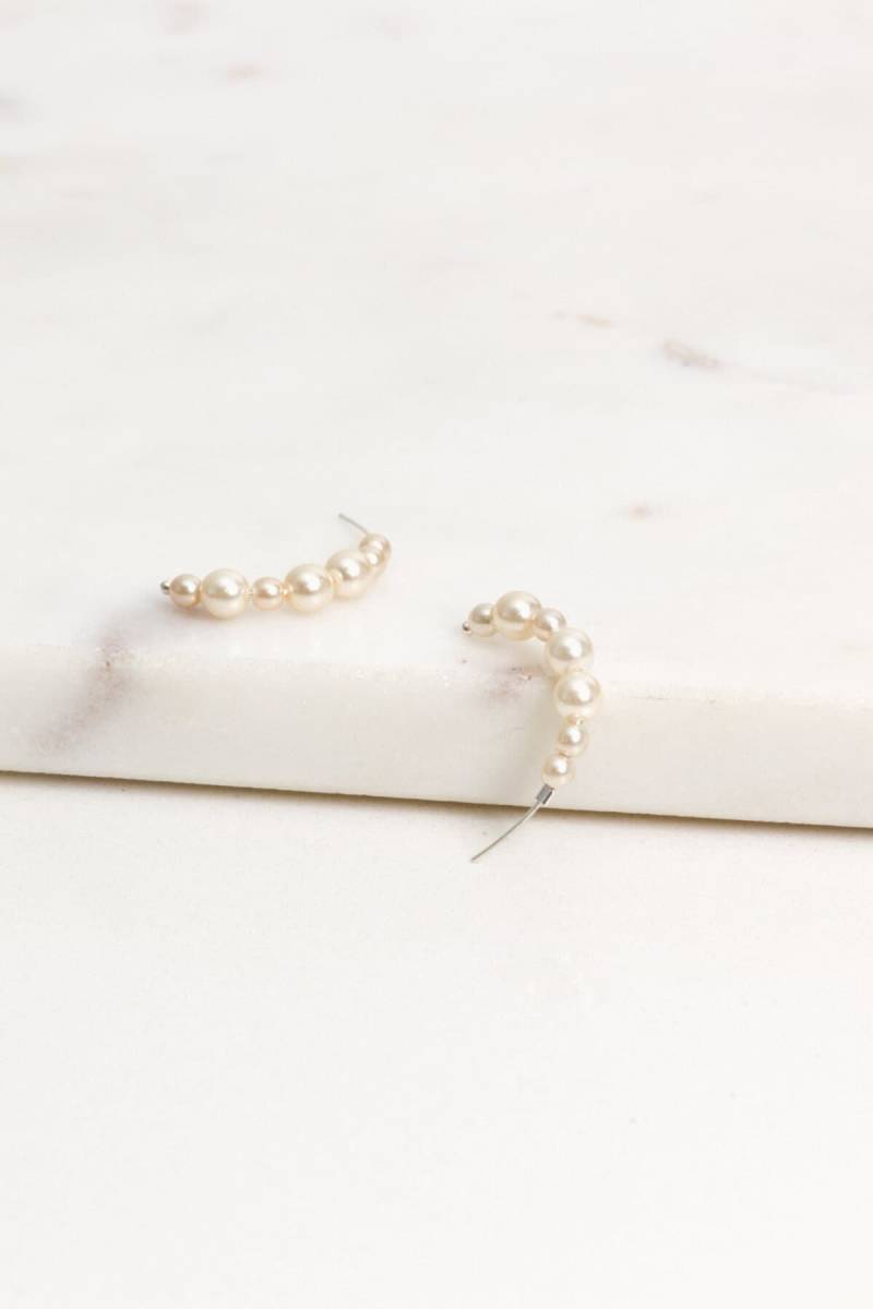 Sue | Perlmutt Creolen Ohrstecker Mit Perlen Preciosa Perle Hochzeit Ohrringe Brautschmuck Silber Oder Gold von Nelrosa