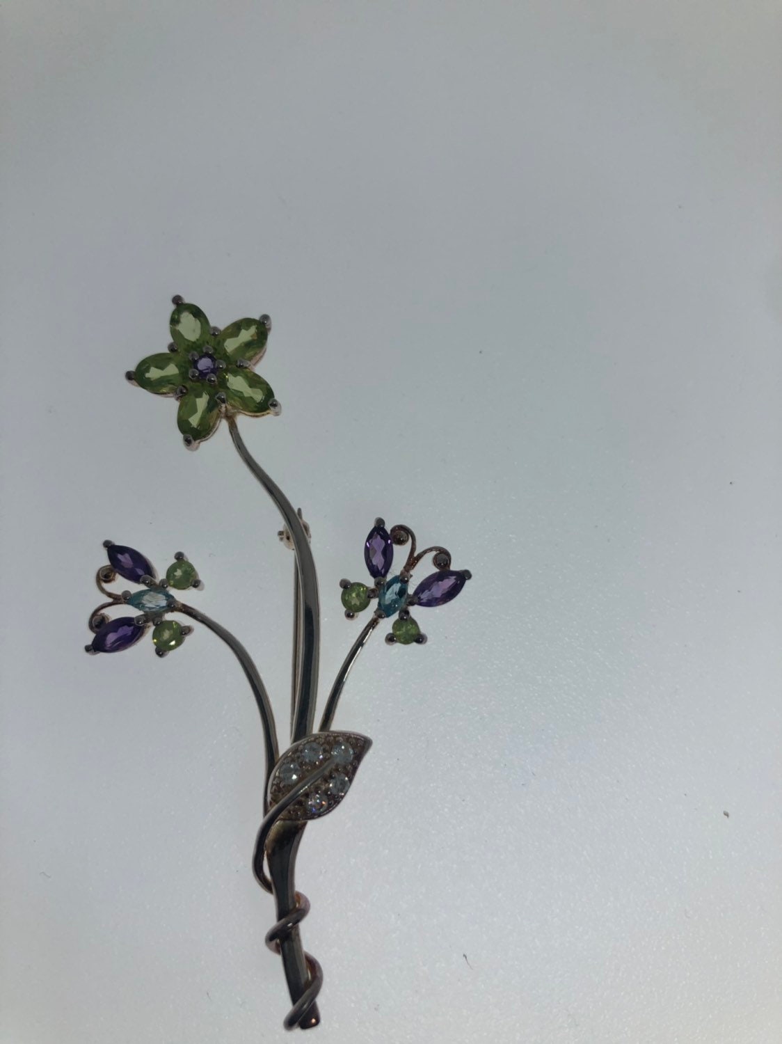 Antike Brosche 925 Sterling Silber Echt Peridot Und Edelstein Blume Pin von NemesisJewelryNYC