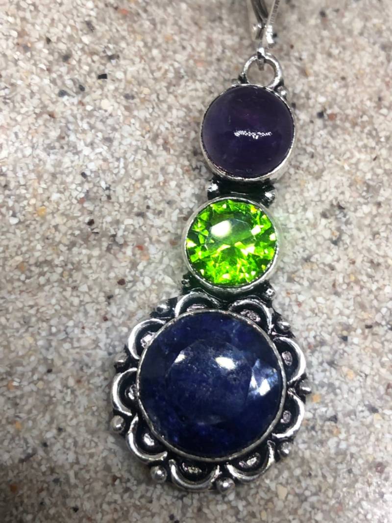Antike Vintage Blaue Lapis Lazuli Mit Peridot Silber Ohrringe von NemesisJewelryNYC