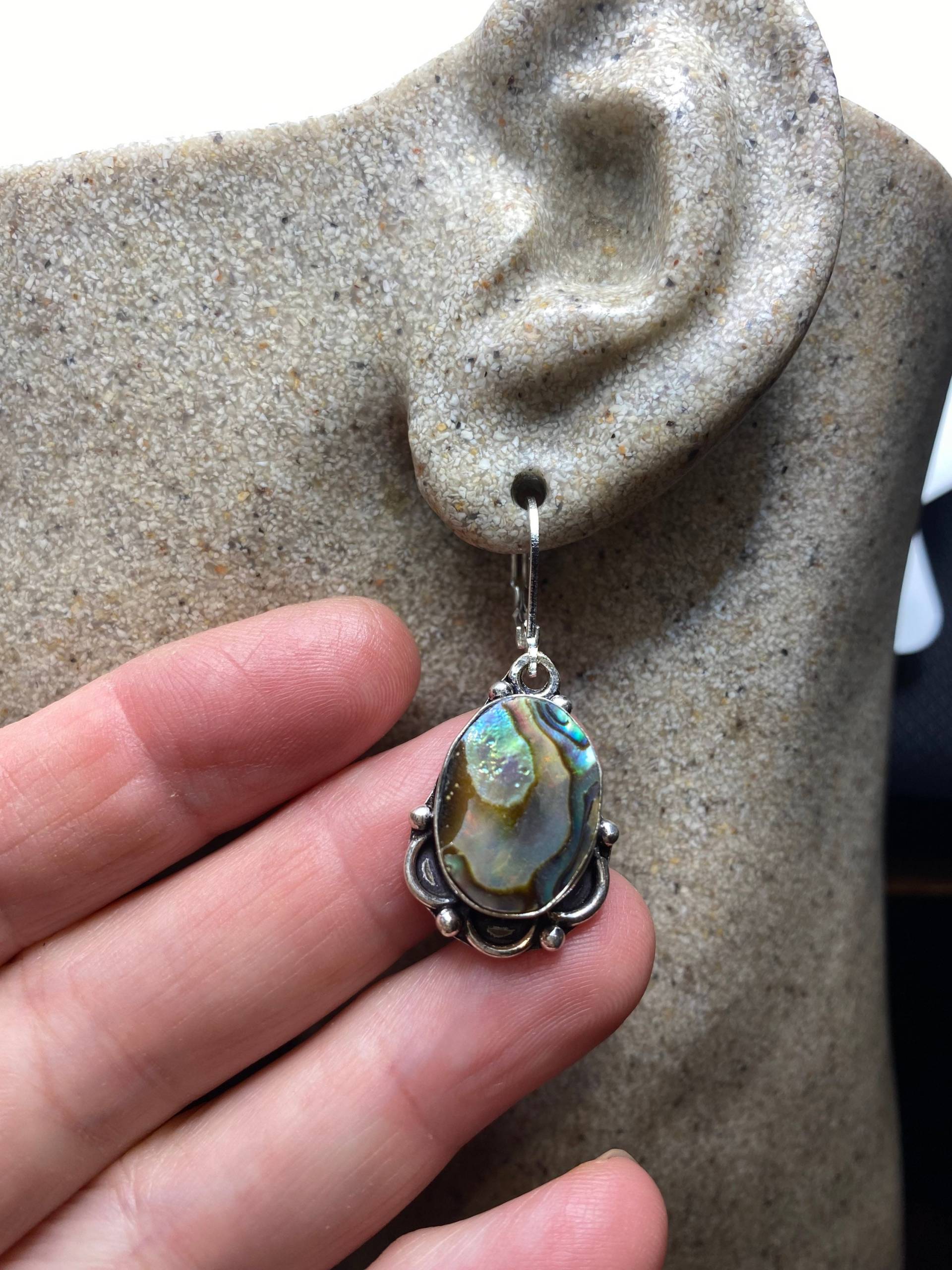 Antike Vintage Grüne Abalone Silber Ohrringe von NemesisJewelryNYC