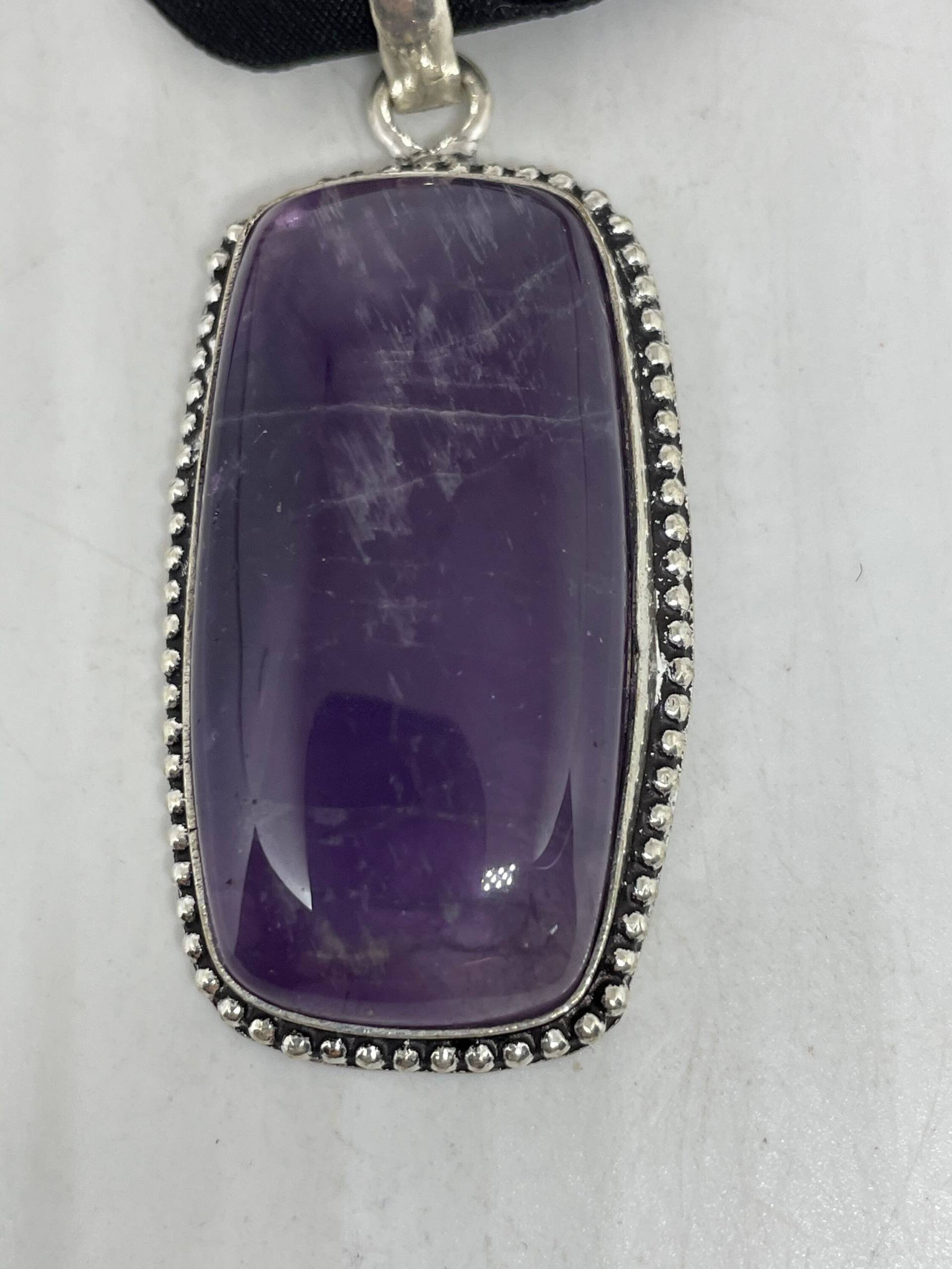 Cabochon Cut Tropfen Tief Lila Echte Amethyst Halskette von NemesisJewelryNYC