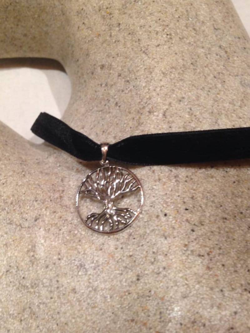 Uralter Verschlungener Lebensbaum Anhänger von NemesisJewelryNYC