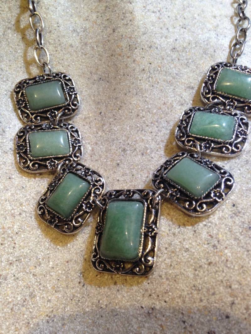 Vinate Grüner Aventurin Halskette Mit Silber Finish von NemesisJewelryNYC