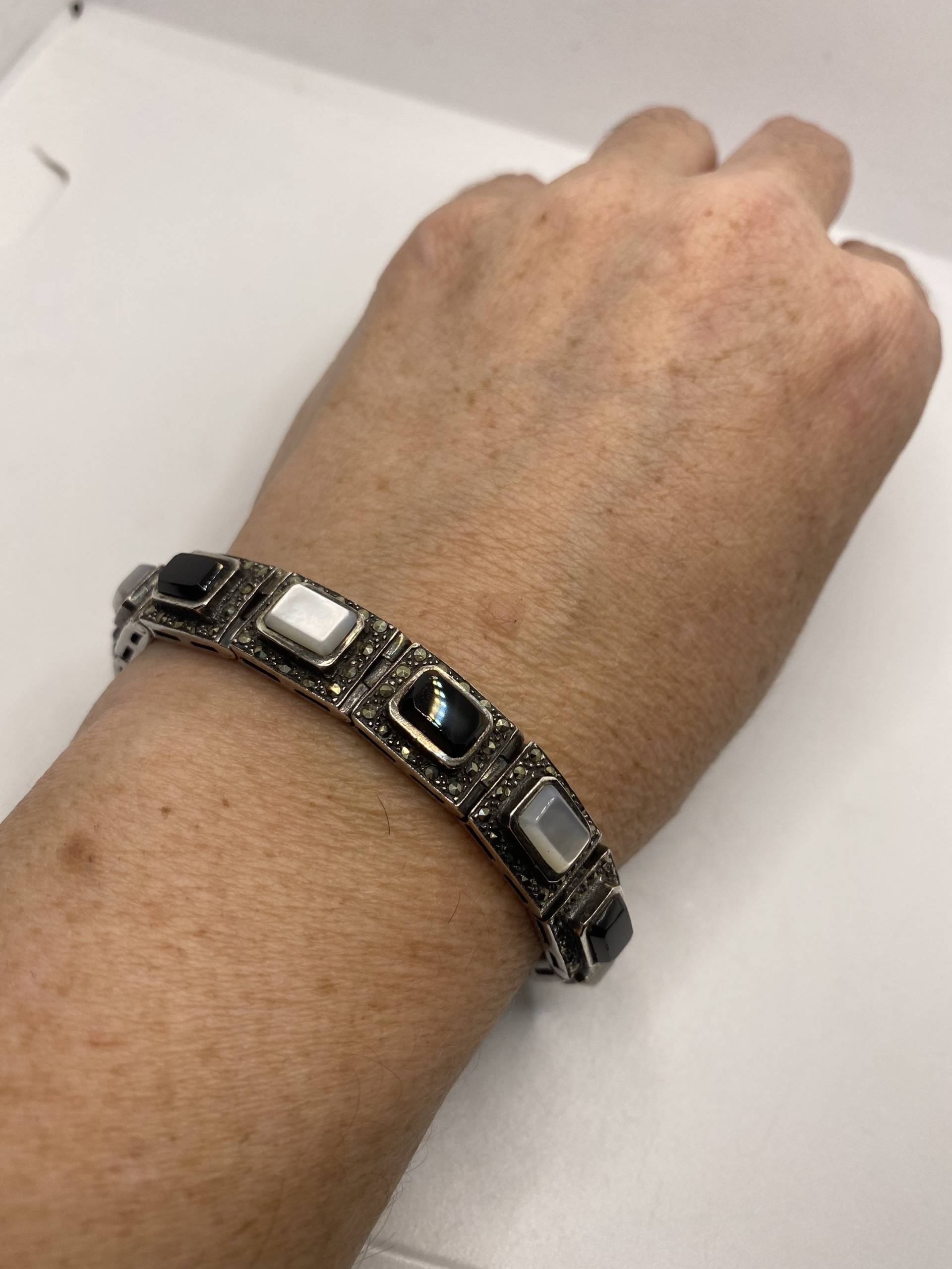 Vintage 925 Sterling Silber Markazit Schwarzer Onyx Perlmutt Armband Vintage 925 Sterling Silber Markazit Schwarzer Onyx Perlmutt Armband von NemesisJewelryNYC