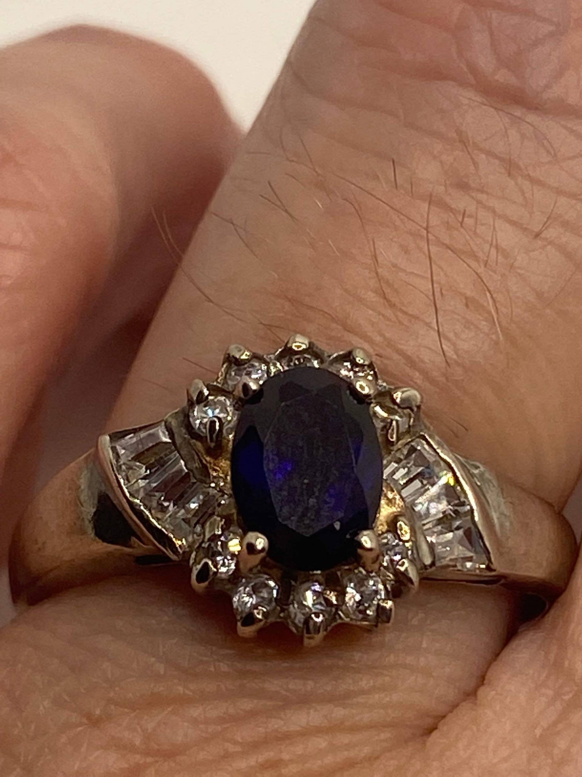 Vintage Blau Saphir Und Weiß 925 Sterling Silber Ring Vintage Blau Saphir Und Weiß 925 Sterling Silber Ring von NemesisJewelryNYC