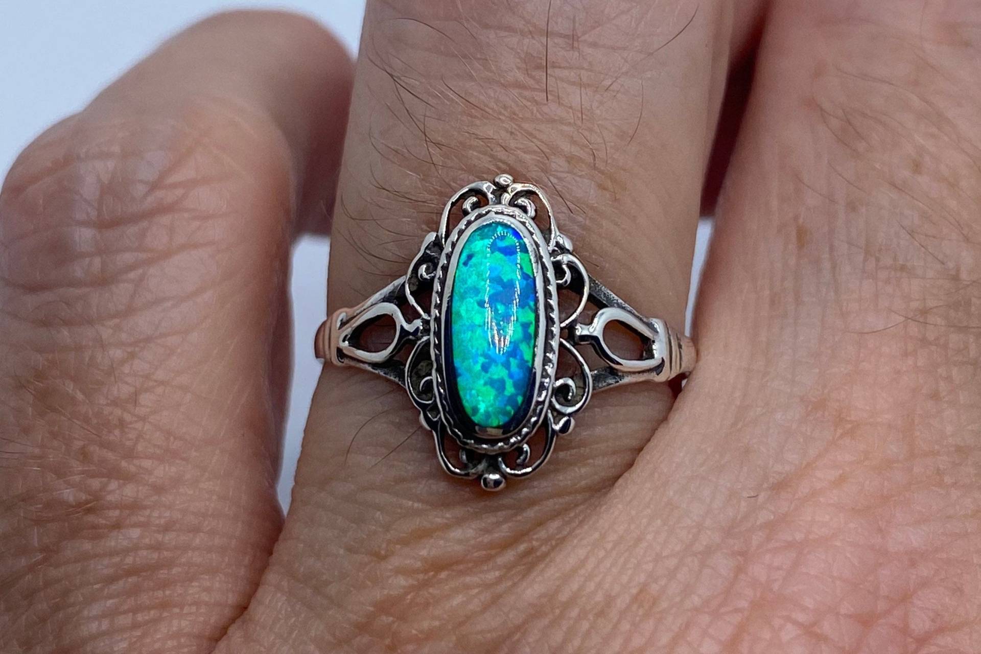 Vintage Blauer Feuer Opal 925 Sterling Silber Inlay Ring von NemesisJewelryNYC