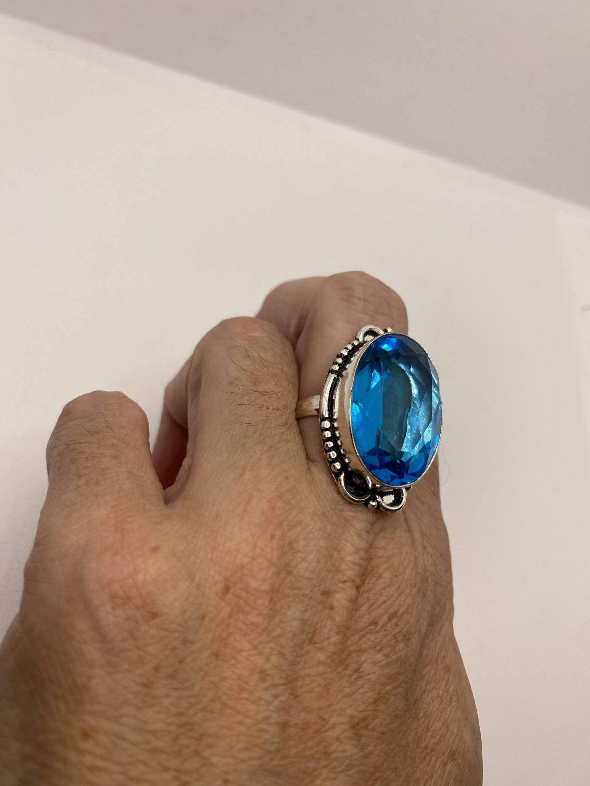 Vintage Blauer Ring Antik Art Glas Cocktail von NemesisJewelryNYC