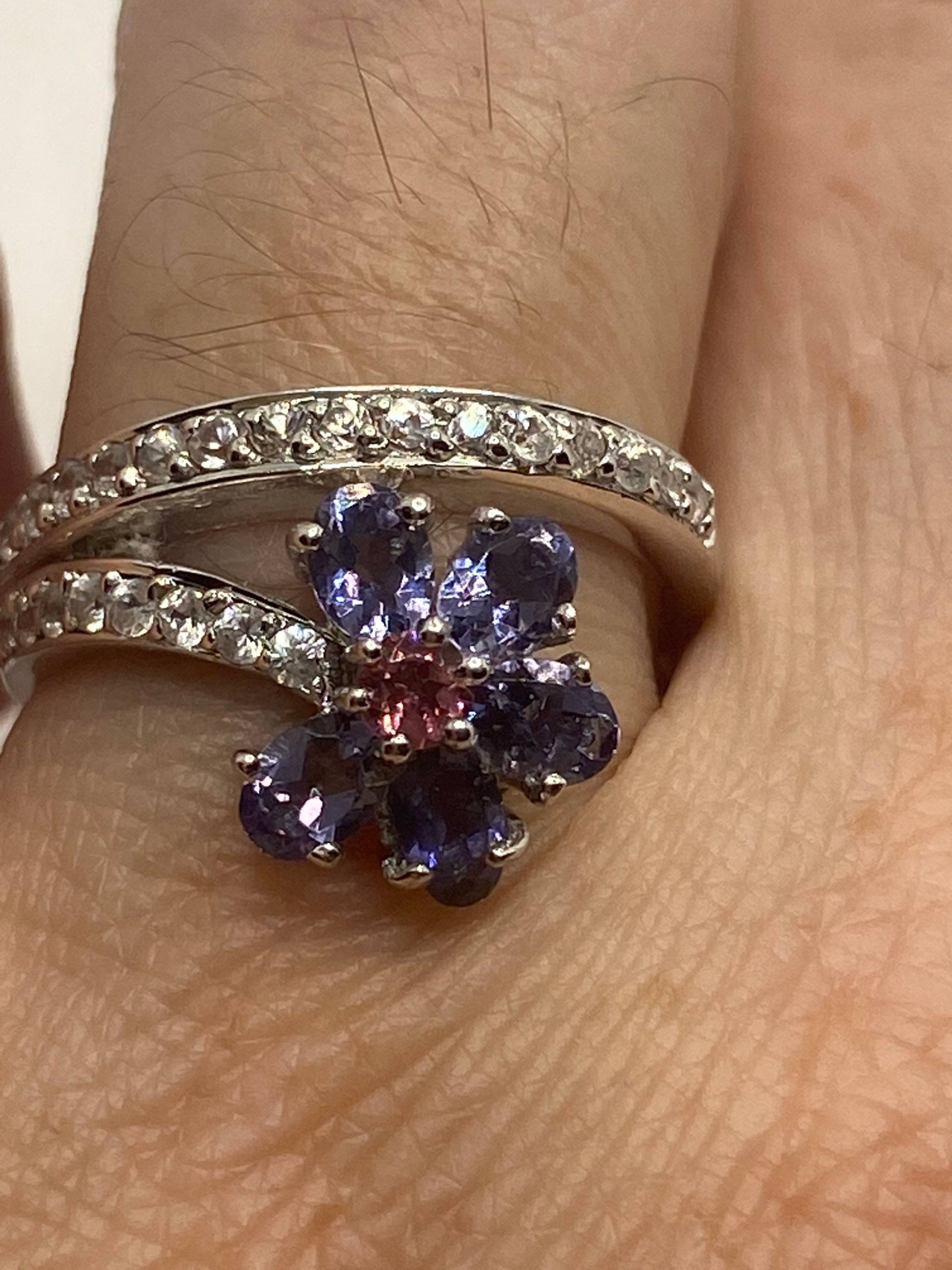 Vintage Blau Tansanit Fassung 925 Sterling Silber Gothic Cocktail Ring Größe 7 Vintage Blau Tansanit Fassung 925 Sterling Silber Gothic Cocktail Ring Größe 7 von NemesisJewelryNYC
