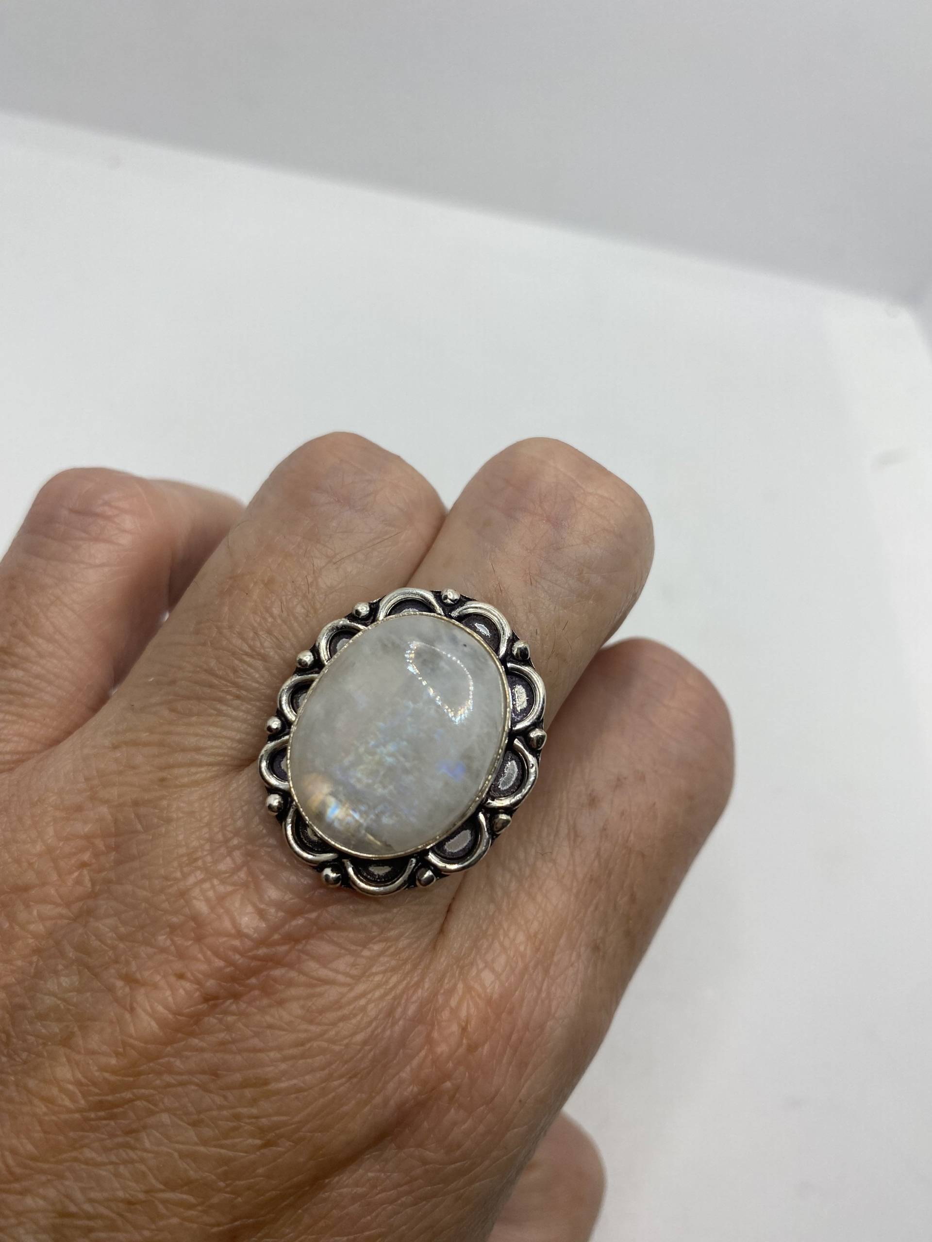 Vintage Echter Blau Weiß Regenbogen Mondstein Ring von NemesisJewelryNYC