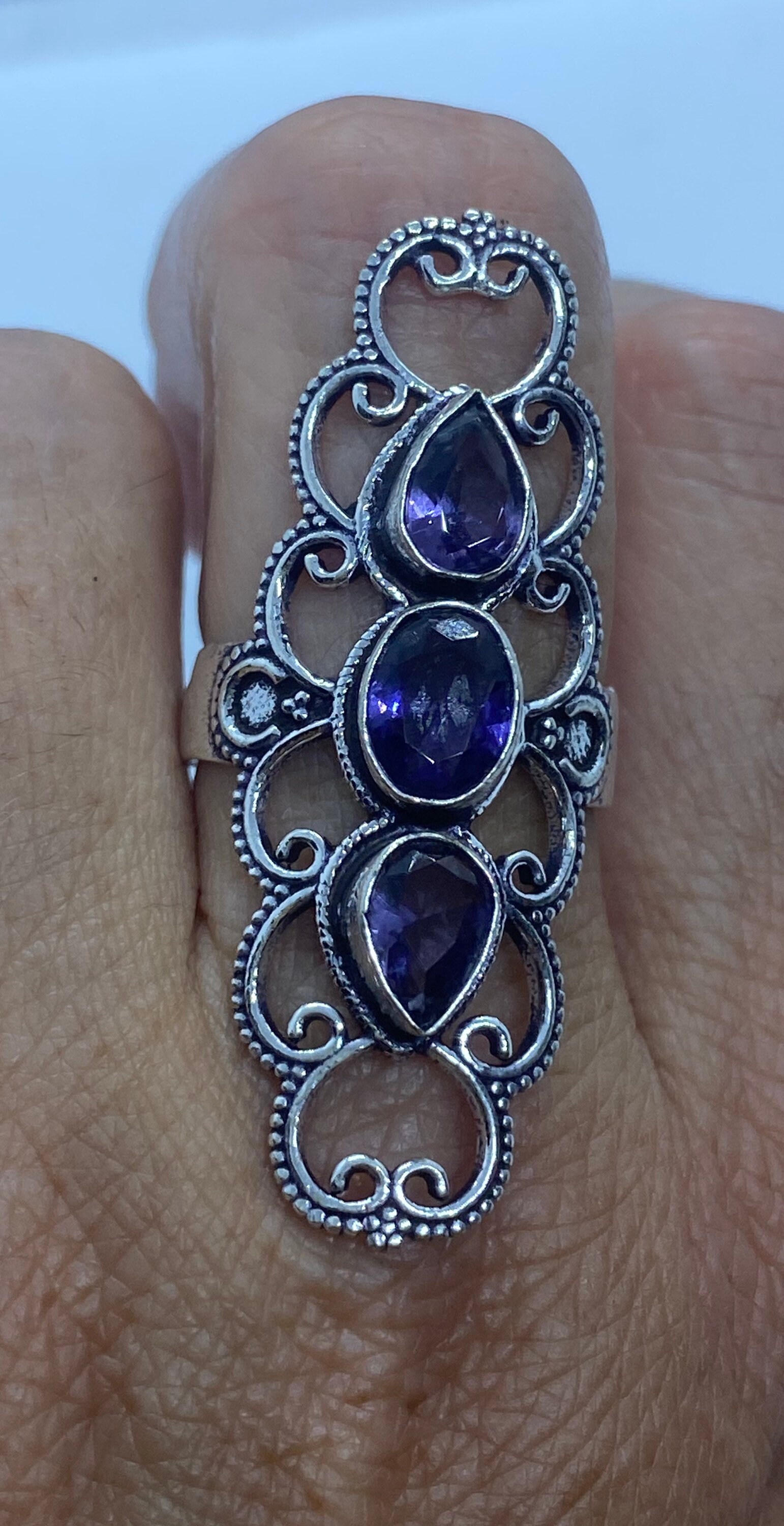 Vintage Echter Lila Amethyst Cocktail Ring von NemesisJewelryNYC