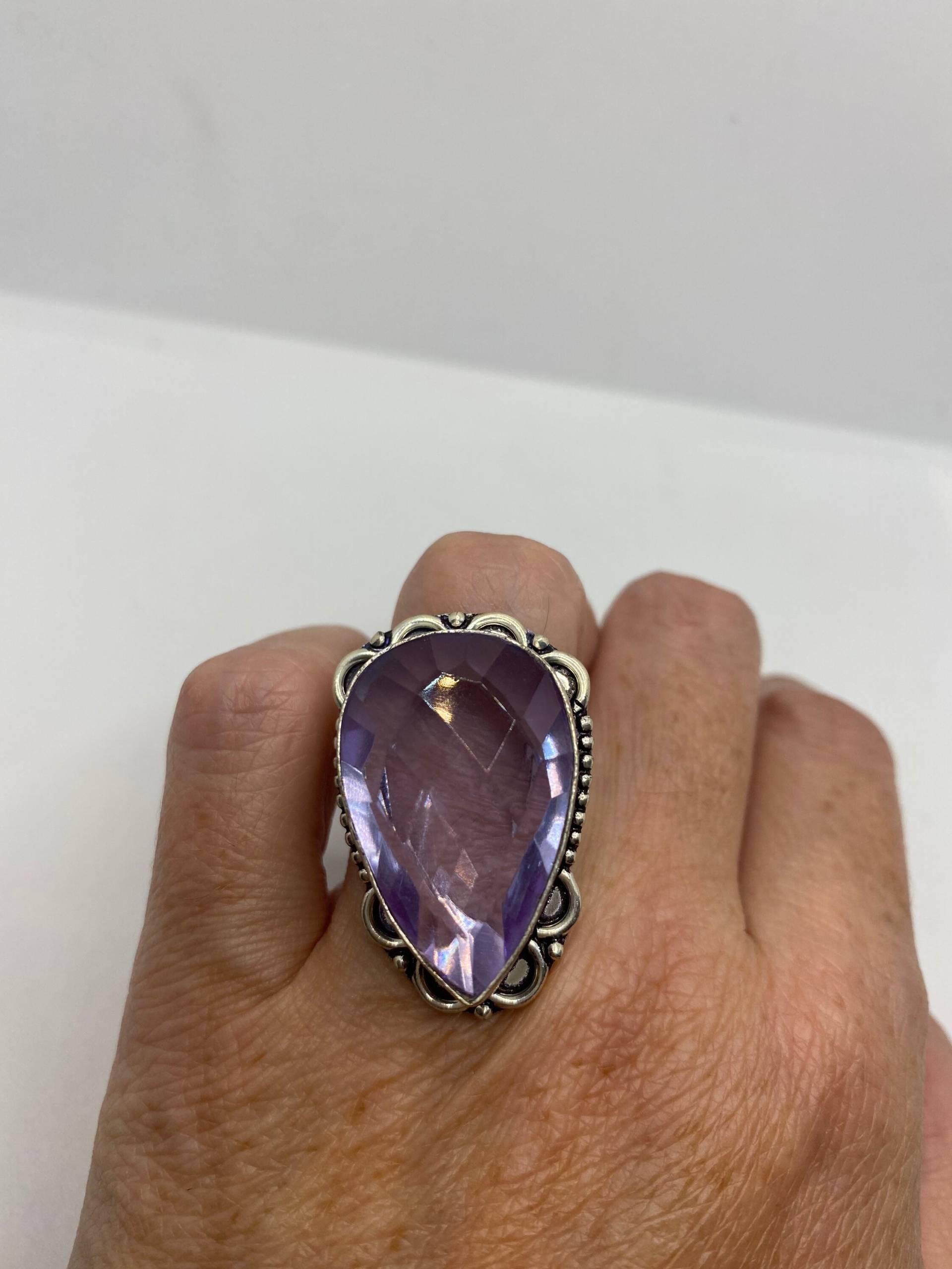 Vintage Echter Lila Amethyst Glas Ring Größe 8 von NemesisJewelryNYC