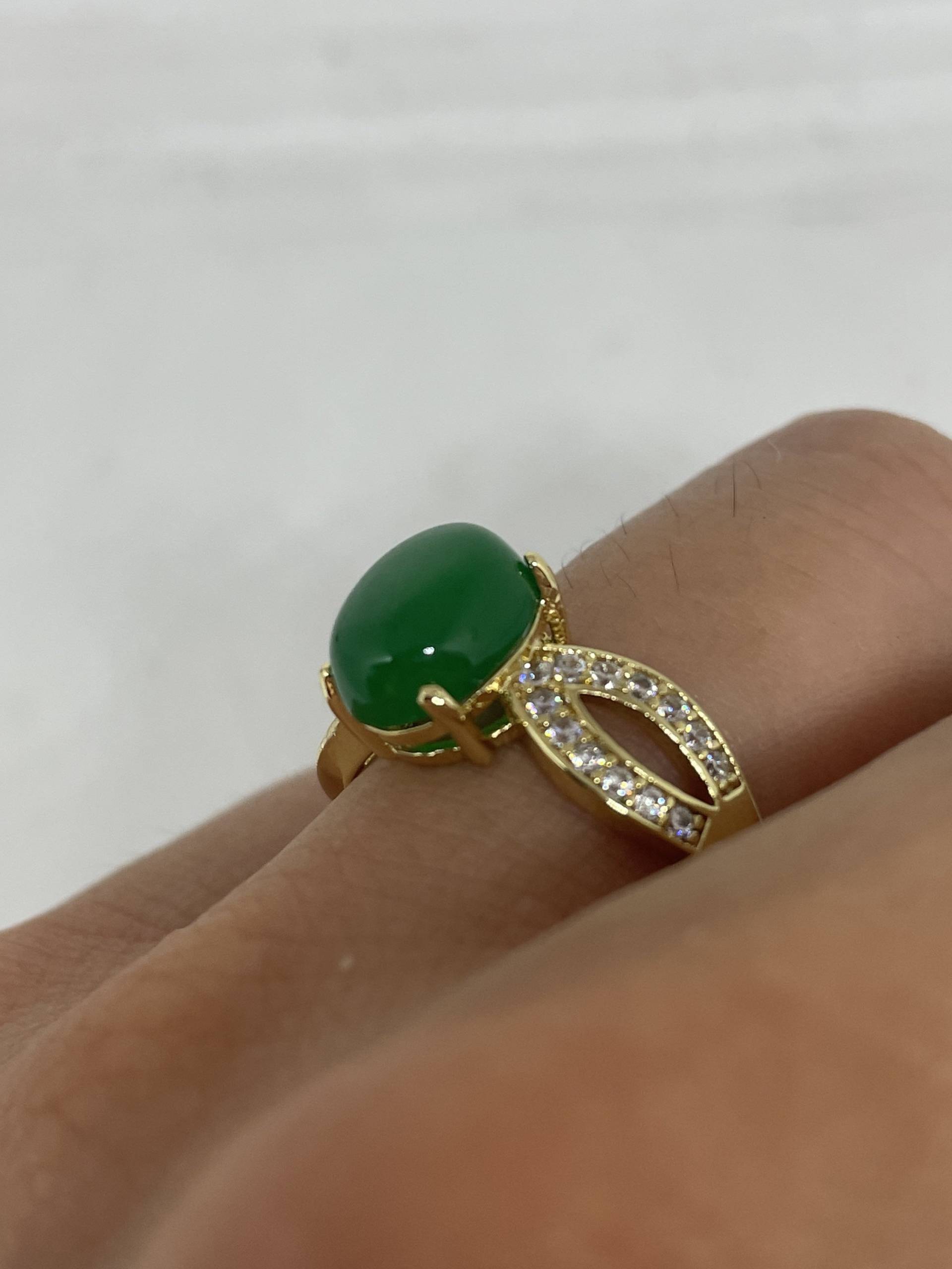 Vintage Glück Grün Nephrit Jade Vergoldet Cocktail Ring von NemesisJewelryNYC