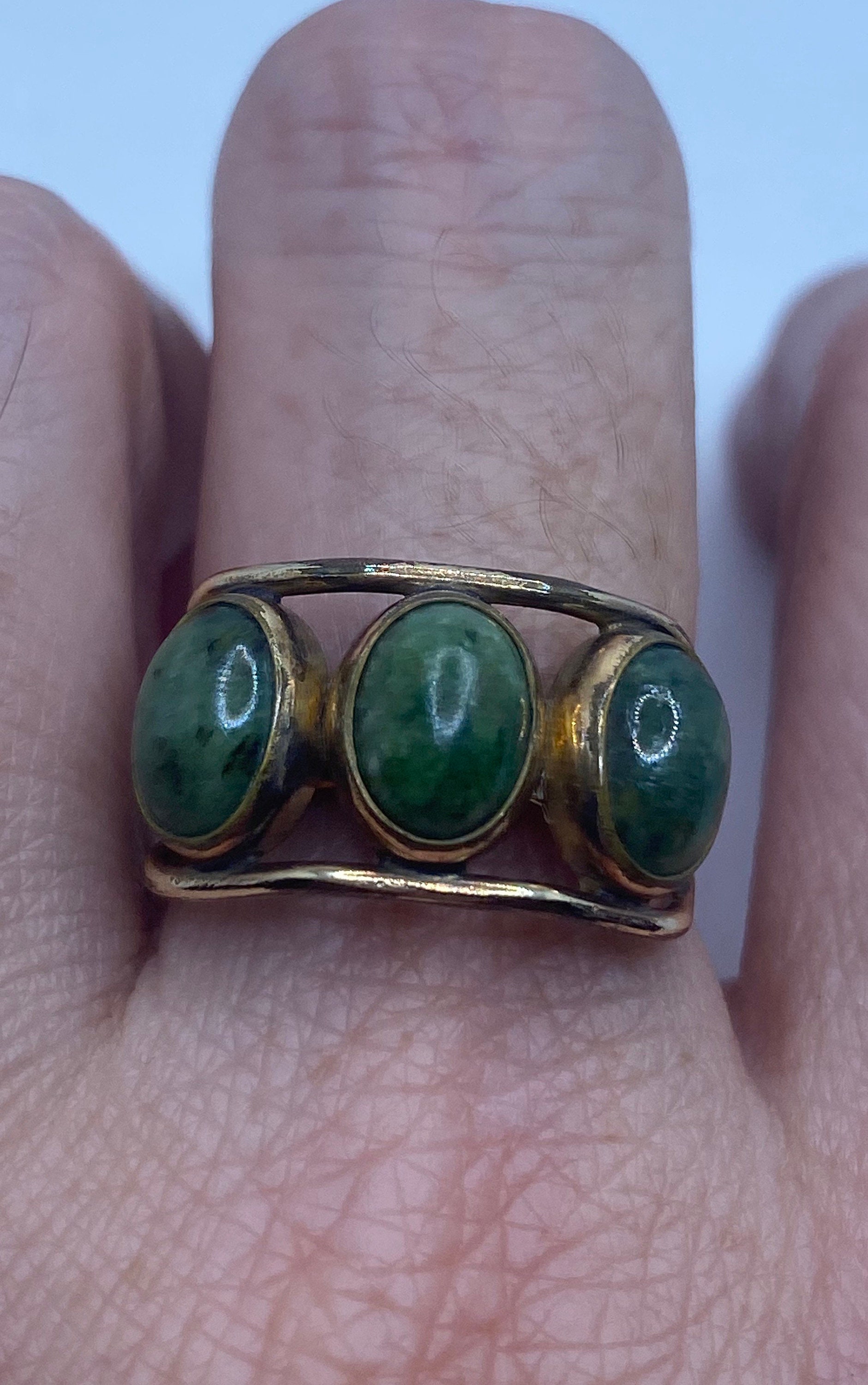 Vintage Glücksgrüner Nephrit Jade Ring Gold Filled von NemesisJewelryNYC