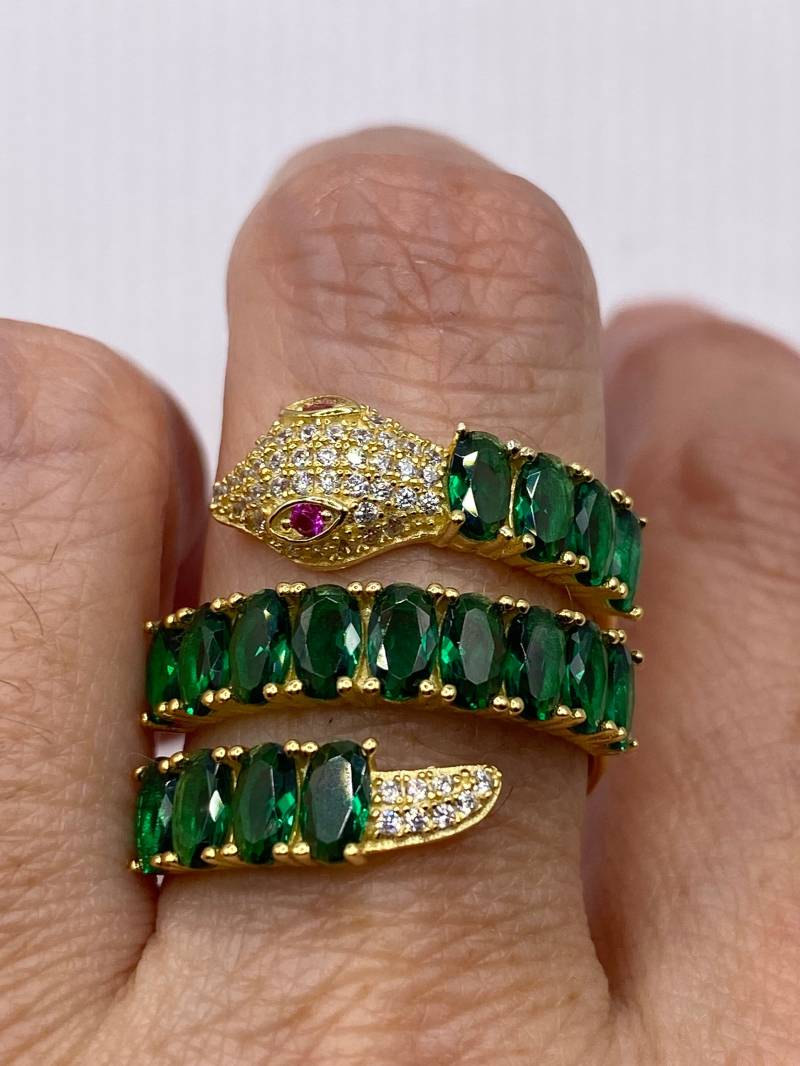 Vintage Gold Sterling Silber Einstellbar Grüner Kristall Schlange Ring von NemesisJewelryNYC