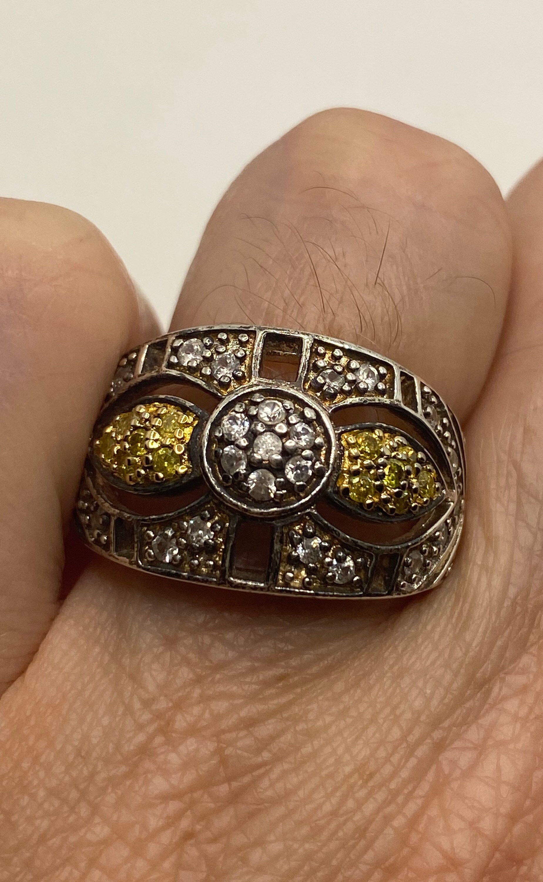 Vintage Golden Citrin Und Weißer Saphir 925 Sterling Silber Cocktail Ring Vintage Golden Citrin Und Weißer Saphir 925 Sterling Silber Cocktail Ring von NemesisJewelryNYC