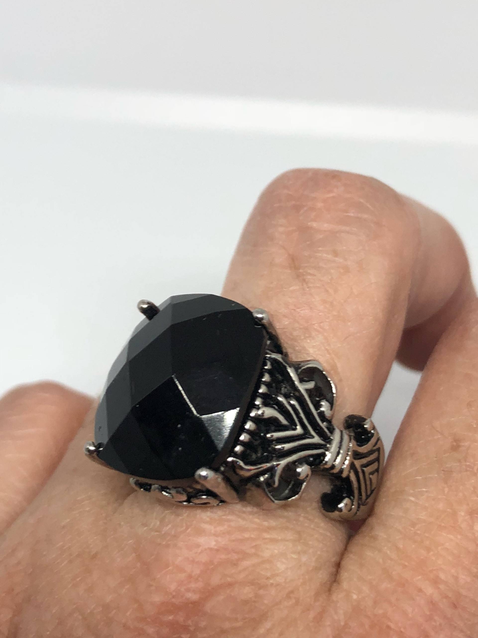 Vintage Gothic Schwarz Facettierter Jet Edelstahl Herrenring von NemesisJewelryNYC