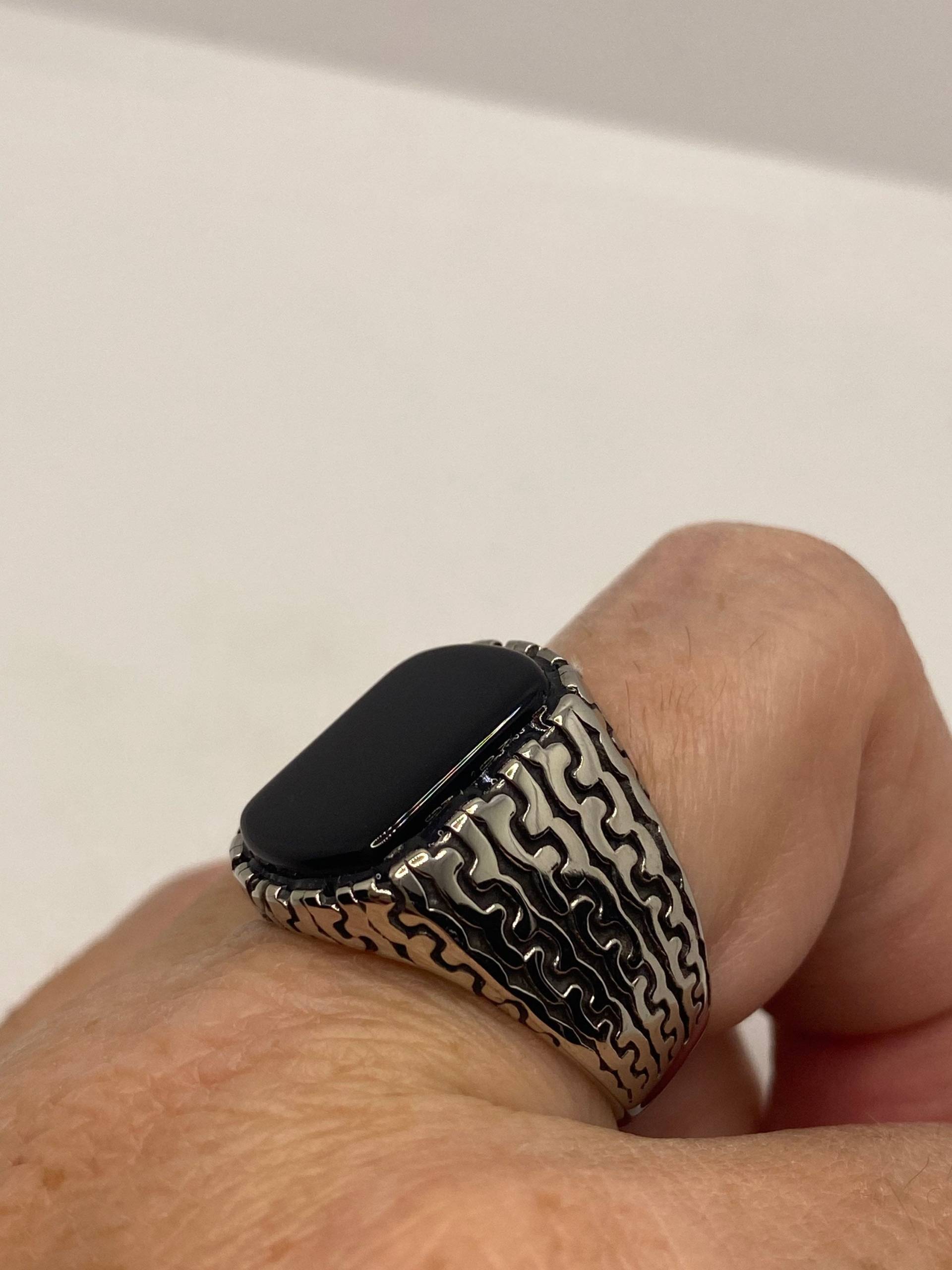 Vintage Gothic Schwarz Onyx Edelstahl Herren Ring von NemesisJewelryNYC