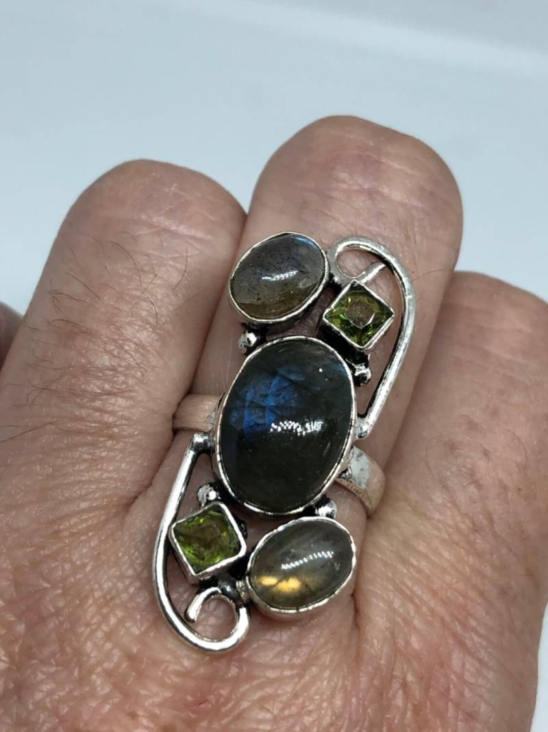 Vintage Groß Blau Grün Labradorit Und Peridot Stein Silber Ring von NemesisJewelryNYC
