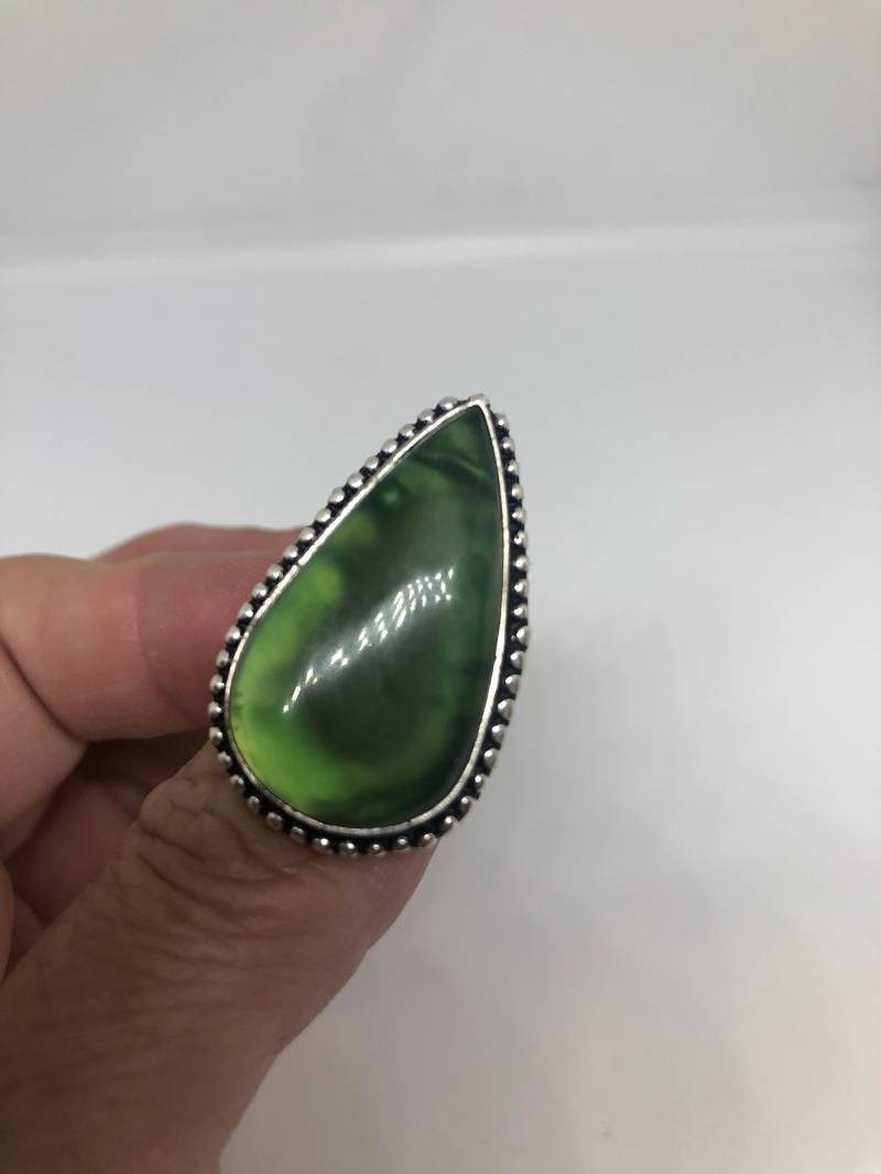 Vintage Grün Nephrit Jade Ring Ungefähr Zoll Lang Knöchelring von NemesisJewelryNYC
