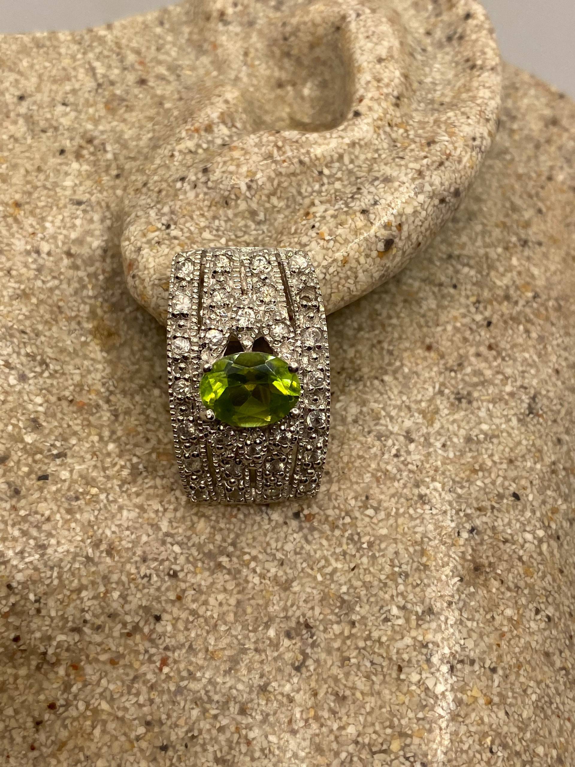 Vintage Grün Peridot Post 925 Sterling Silber Ohrringe von NemesisJewelryNYC