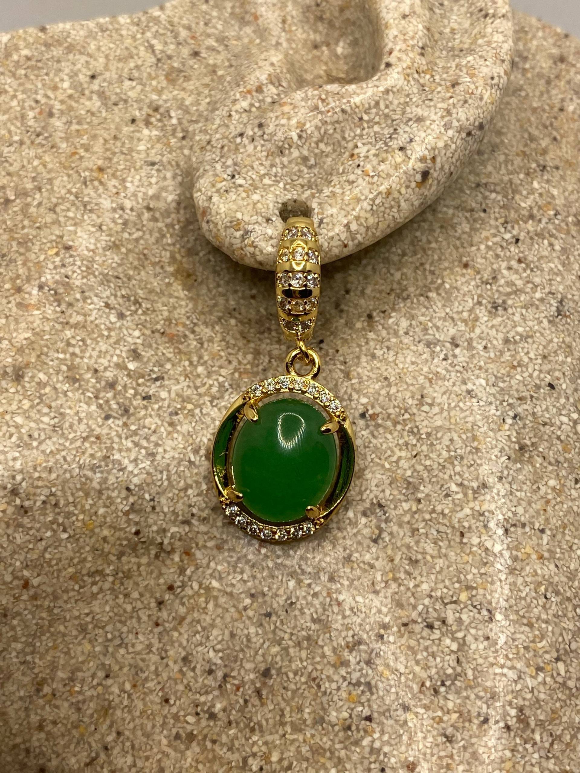 Vintage Grüne Jade Goldene Bronze Ohrringe von NemesisJewelryNYC