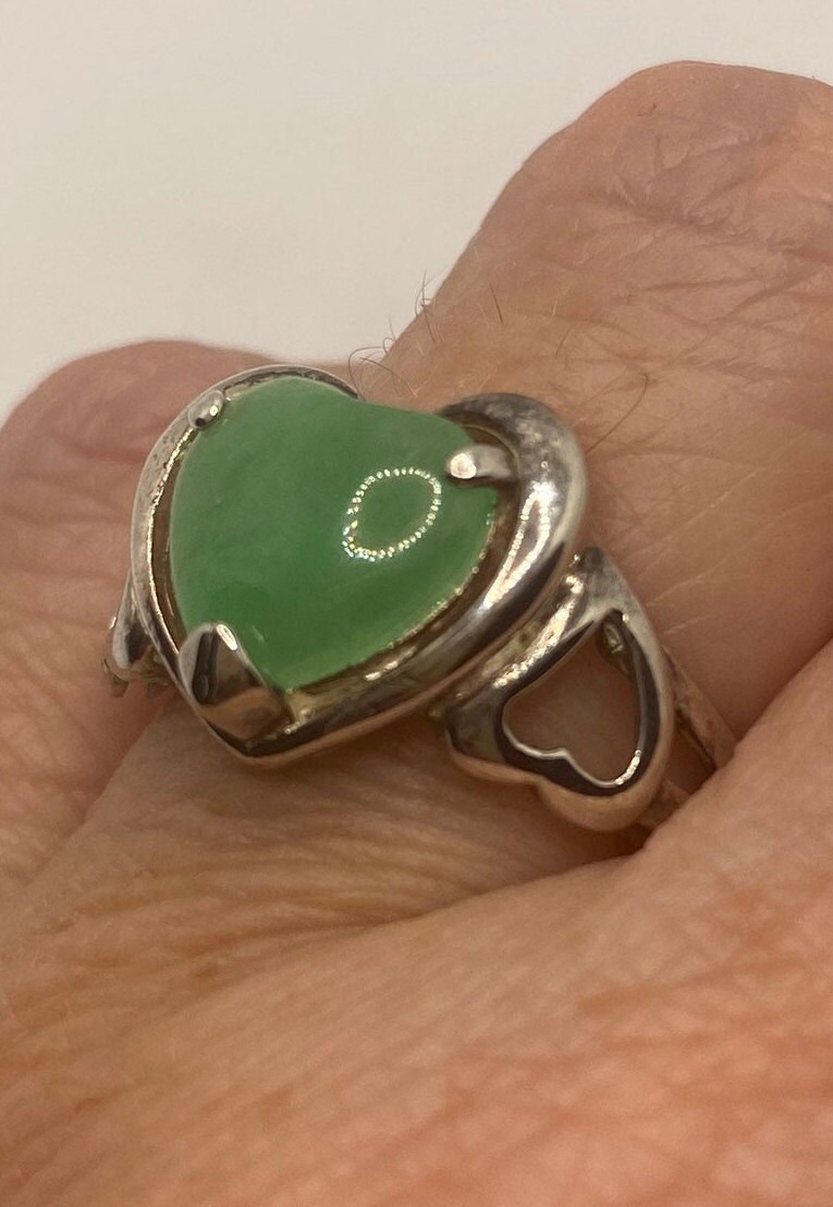 Vintage Grüne Jade Herz 925 Sterling Silber Ring von NemesisJewelryNYC