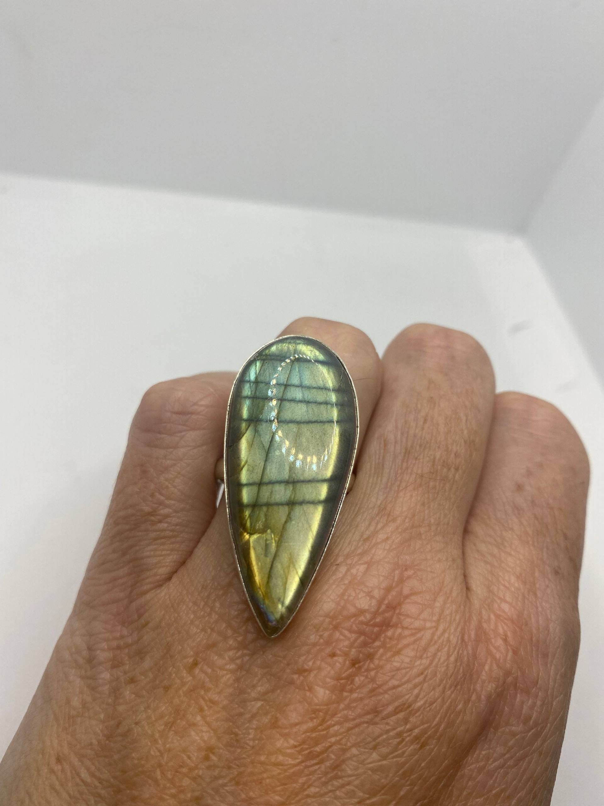 Vintage Grüner Regenbogen Labradorit Silber Statement Ring von NemesisJewelryNYC