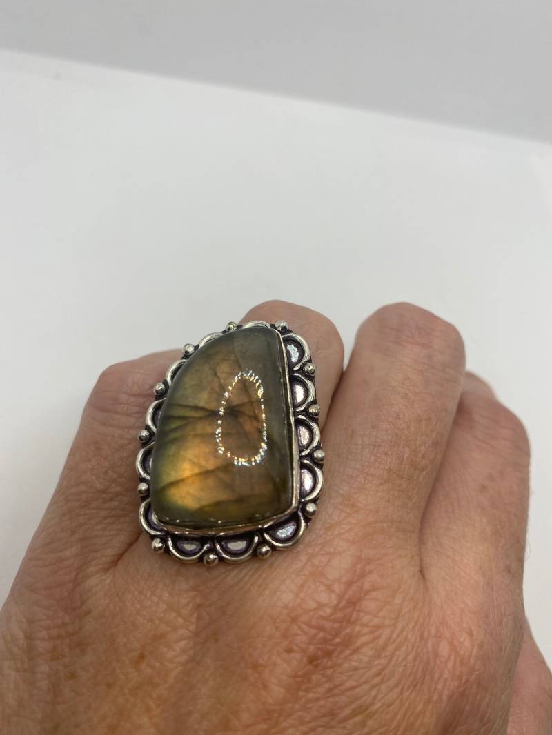 Vintage Grüner Regenbogen Labradorit Silber Ring von NemesisJewelryNYC