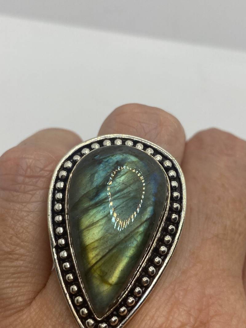 Vintage Grüner Regenbogen Labradorit Silber Ring von NemesisJewelryNYC