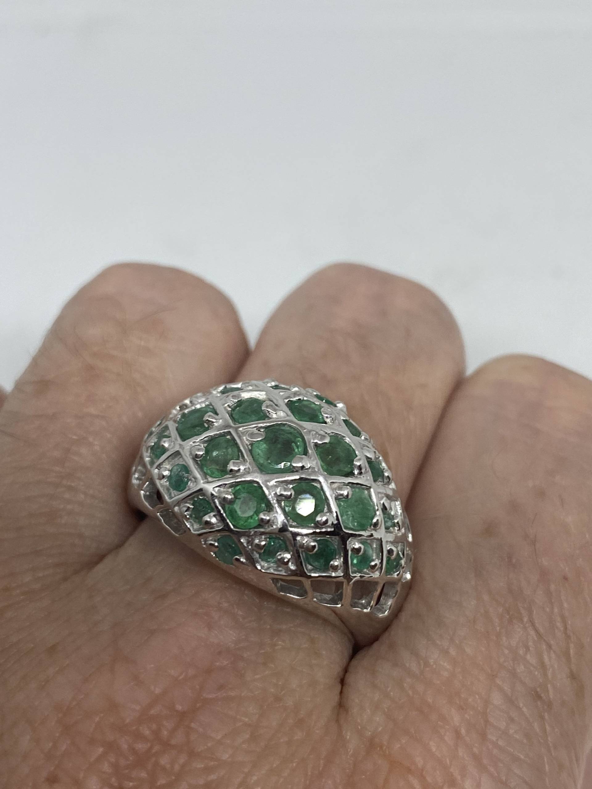 Vintage Grün Smaragd 925 Sterling Silber Ring Größe 10, 5 Vintage Grün Smaragd 925 Sterling Silber Ring Größe 10, 5 von NemesisJewelryNYC