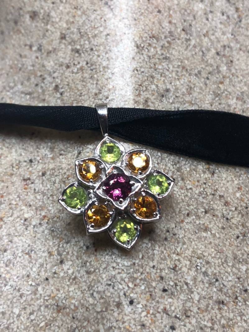 Vintage Handgemachte 925 Sterling Silber Echte Citrin Peridot Und Turmalin Antique Anhänger Halskette von NemesisJewelryNYC