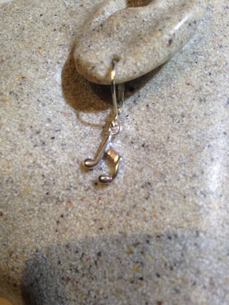 Vintage Handgemachte 925 Sterling Silber Musik Hinweis Charm Deco Ohrringe von NemesisJewelryNYC