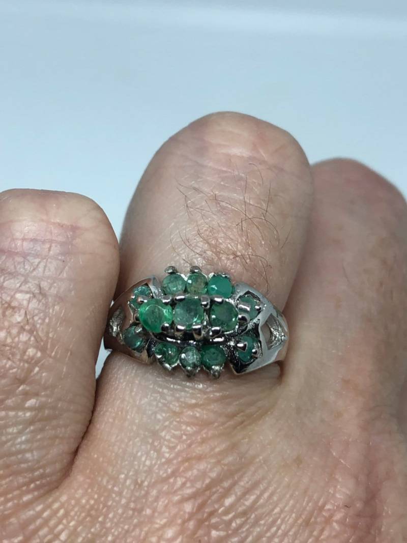 Vintage Handgemachte Echte Grün Smaragd Einstellung 925 Sterling Silber Gothic Ring von NemesisJewelryNYC